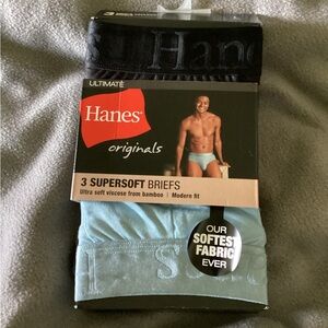Men’s briefs by Hanes